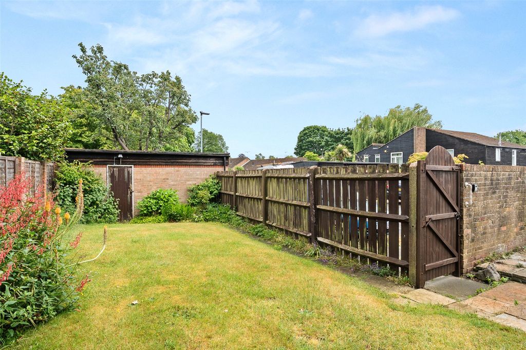 Property photo 2 of 13 Picture No. 17