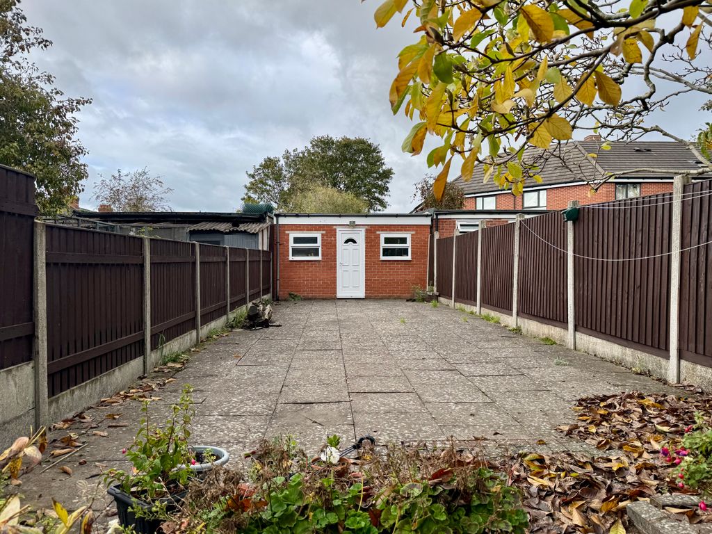 Property photo 3 of 13 Garden