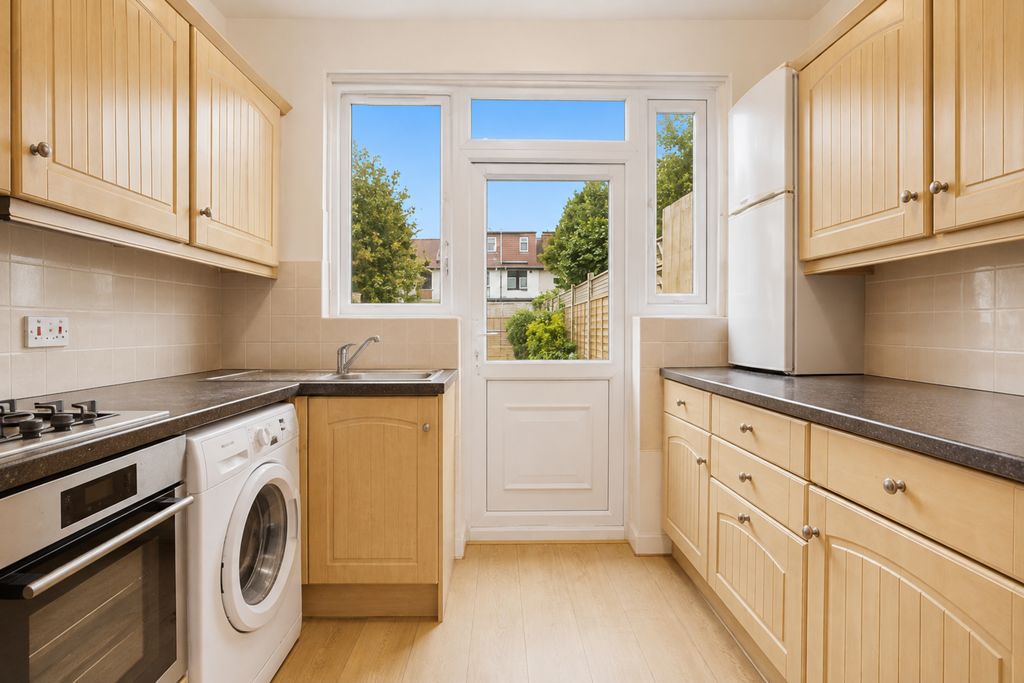 Property photo 3 of 14 Kitchen
