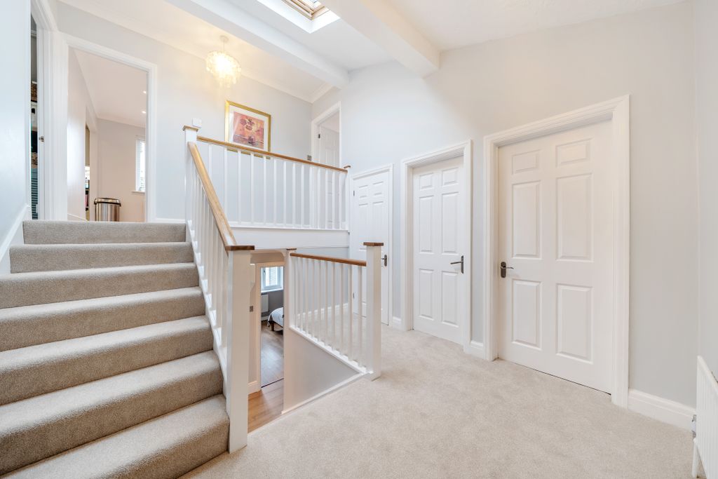 Property photo 2 of 34