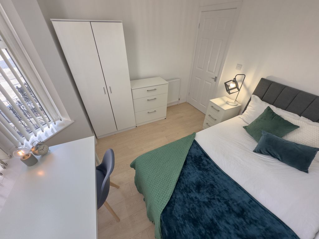 Property photo 2 of 7 5