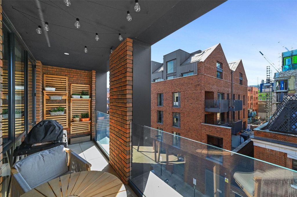 Property photo 2 of 20 Balcony