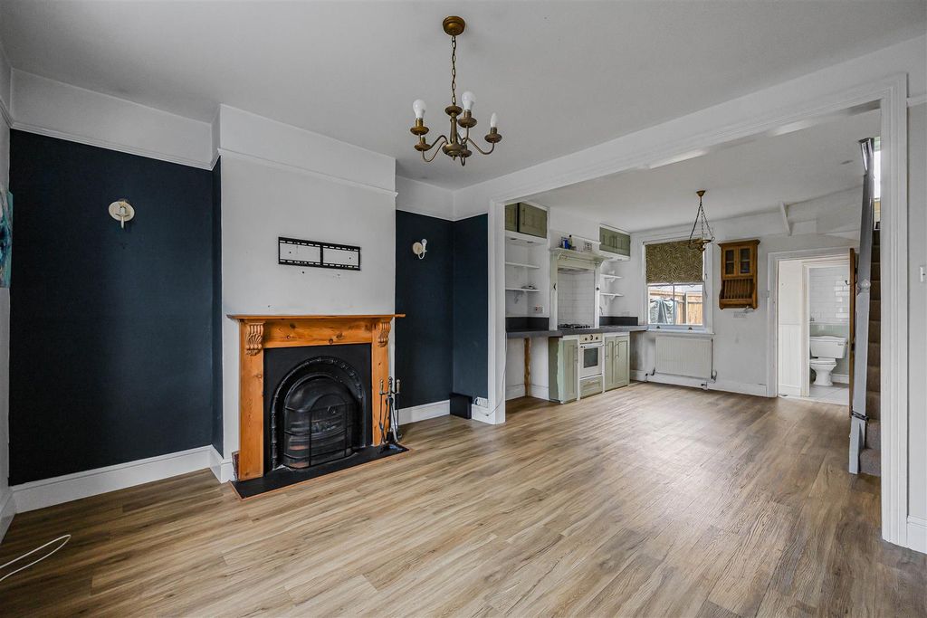 Property photo 3 of 20 Sitting Room