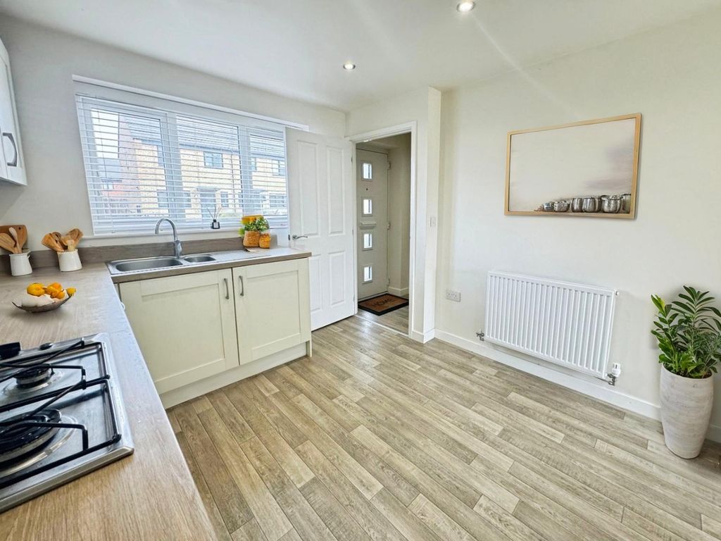 Property photo 3 of 15 4344117