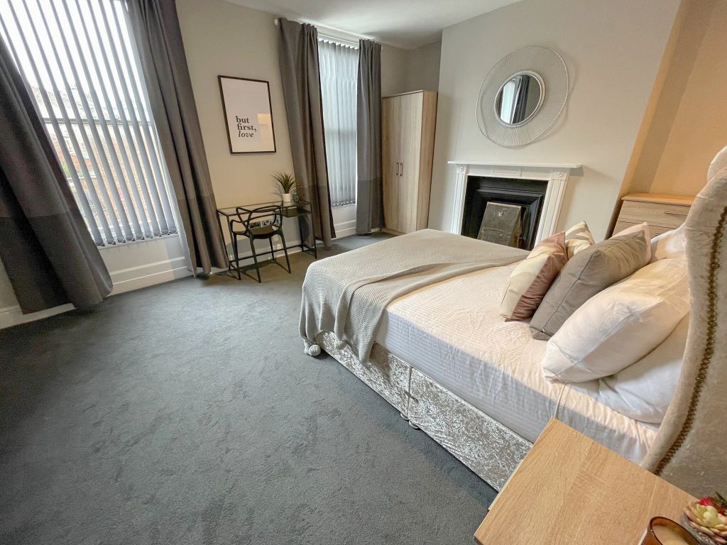 Property photo 1 of 13 46 Upper Parliament(2)