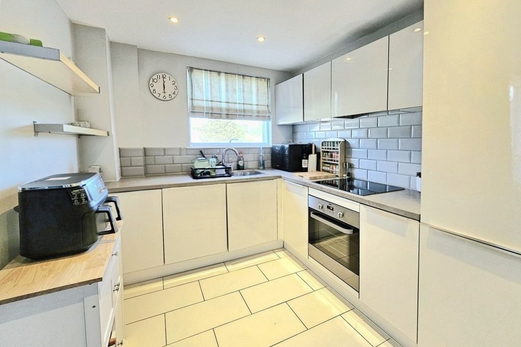 Property photo 3 of 11 Pbox-Img.Jpg
