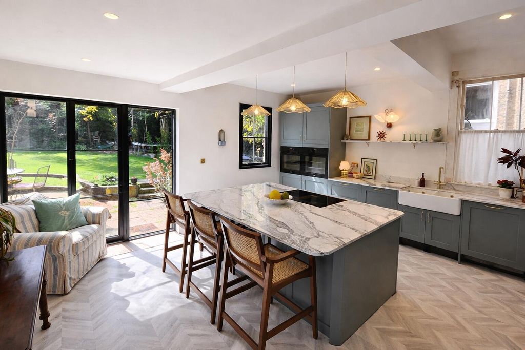 Property photo 1 of 52 Kitchen