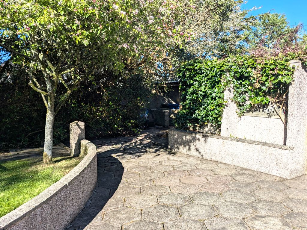 Property photo 2 of 44