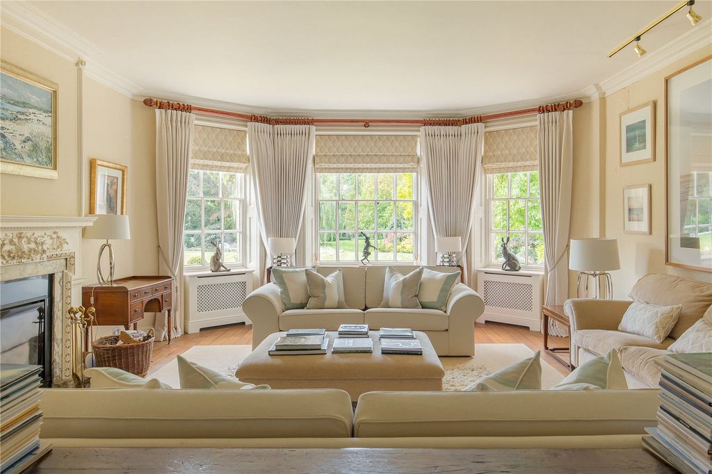 Property photo 3 of 20 Drawing Room
