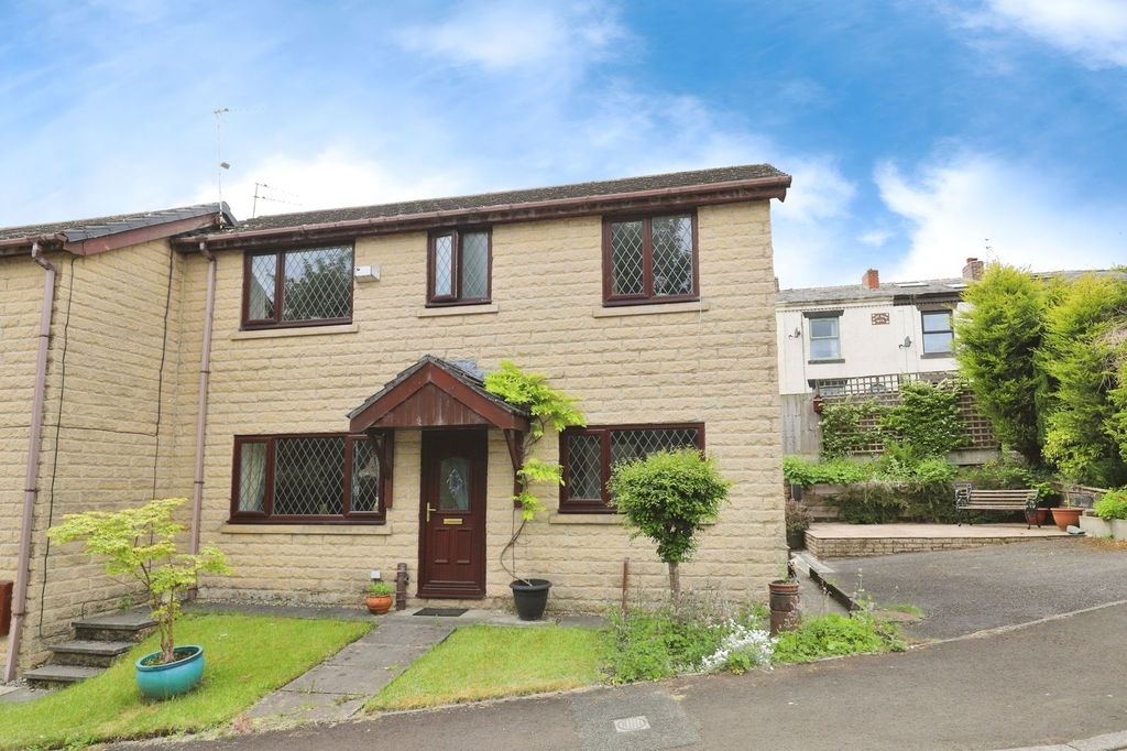 Property photo 1 of 28