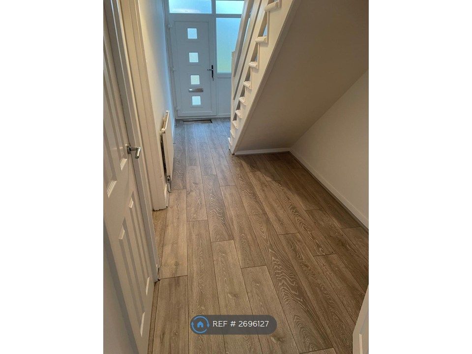 Property photo 3 of 9 Hallway Alternative View