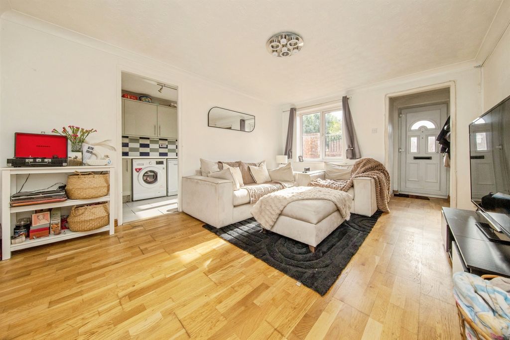 Property photo 3 of 11