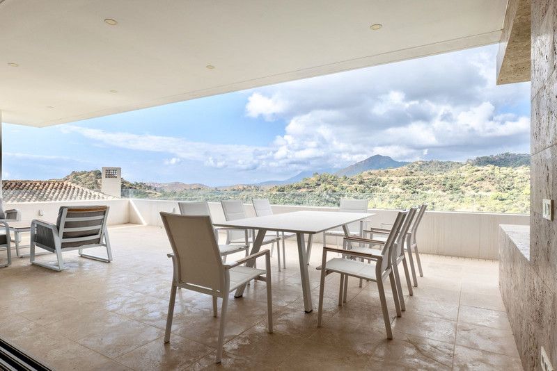 Property photo 3 of 80