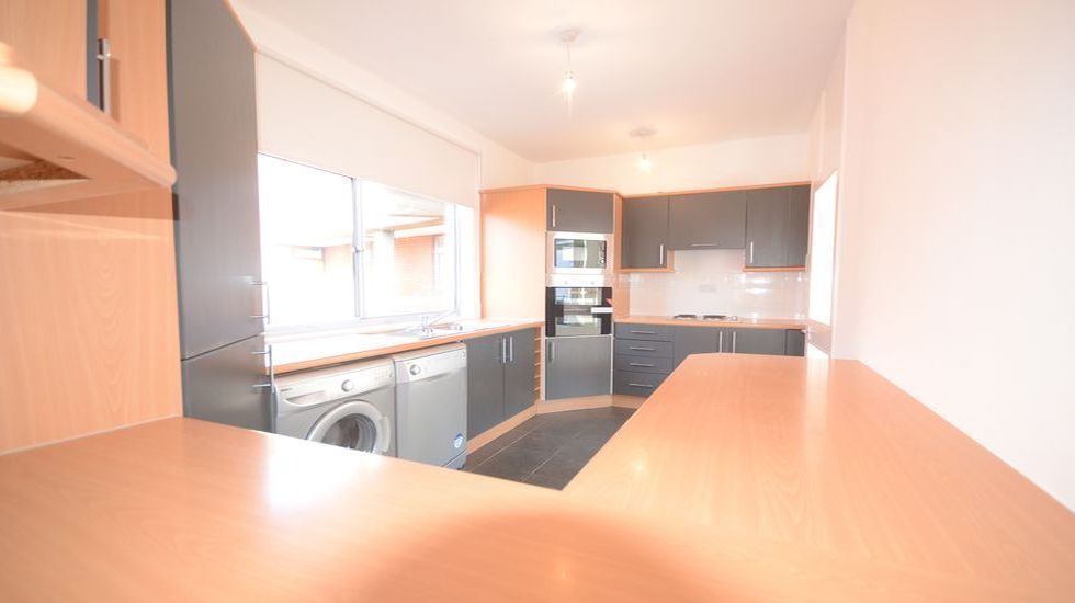 Property photo 2 of 10 Dsc_8519_Result_Resi