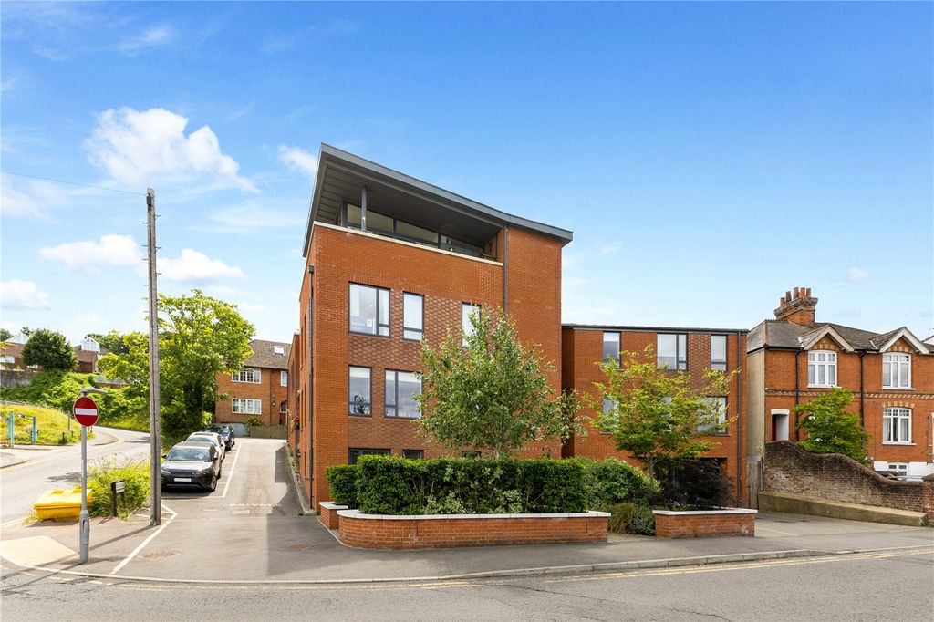 Additional image 10 of 2 bed flat for saleSydenham Road, Guildford, Surrey GU1