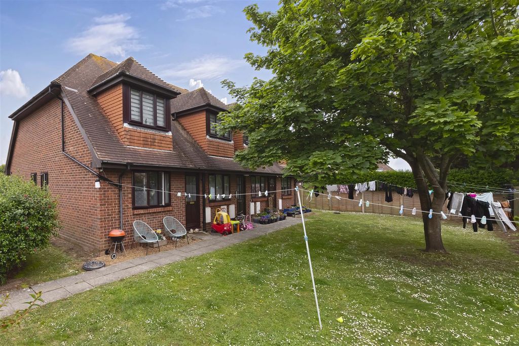 Property photo 1 of 11 Hangleton Court_11.Jpg