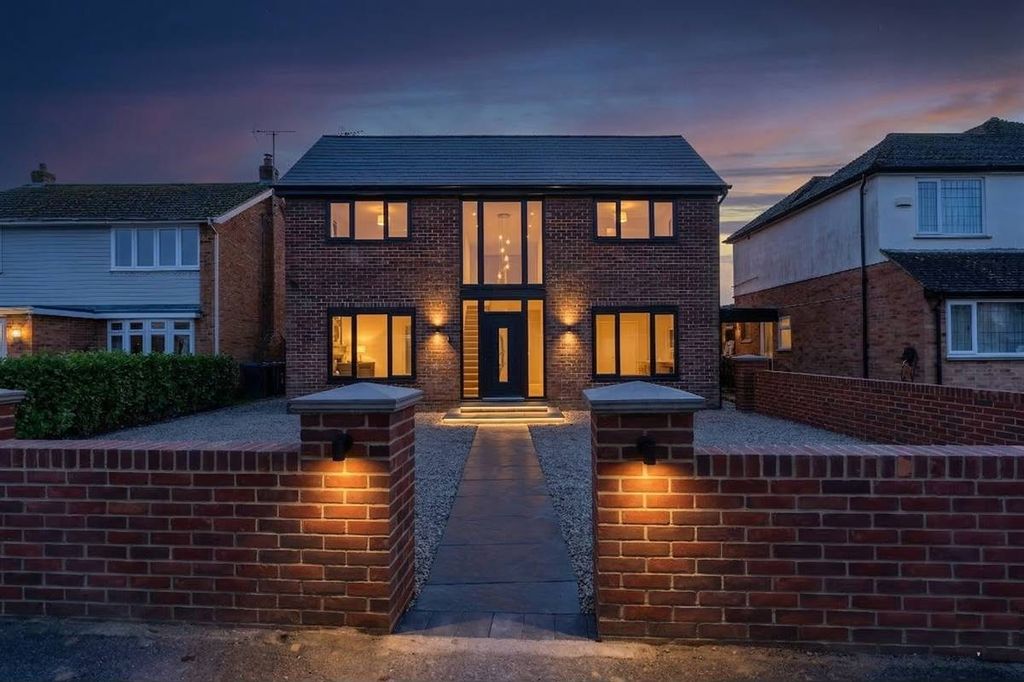 Property photo 1 of 30