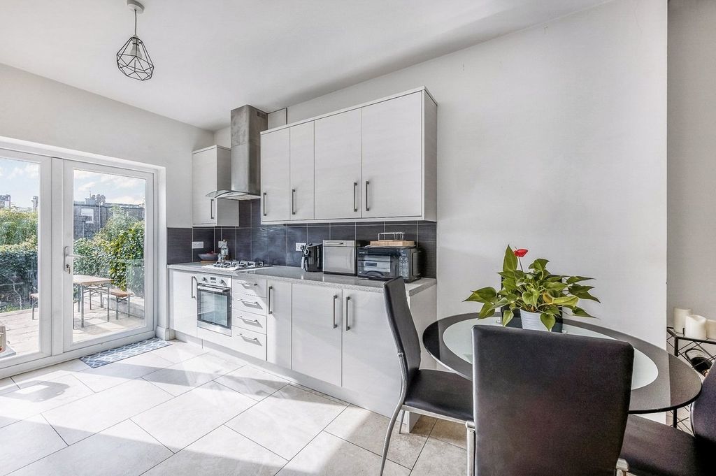 Property photo 2 of 12 Picture No. 04