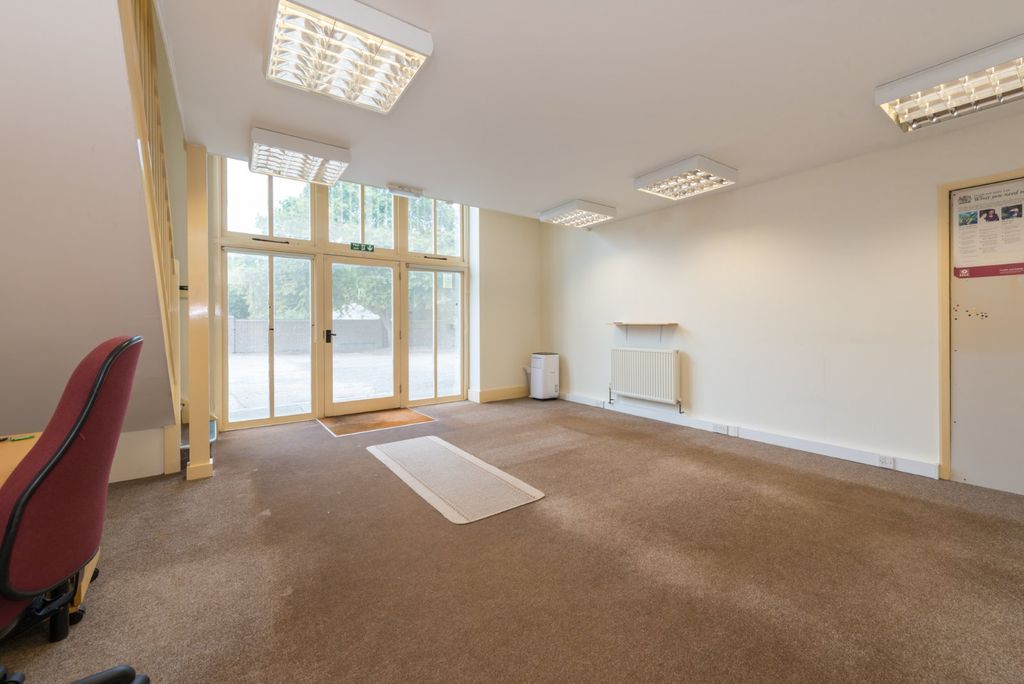 Property photo 2 of 12 Picture No. 01