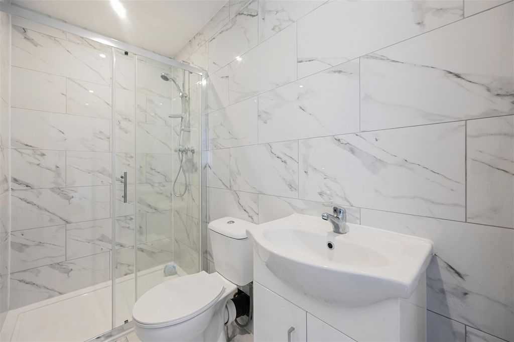 Property photo 3 of 6 42Cowdj9Qes2i8M6Uv22Ra.Jpg