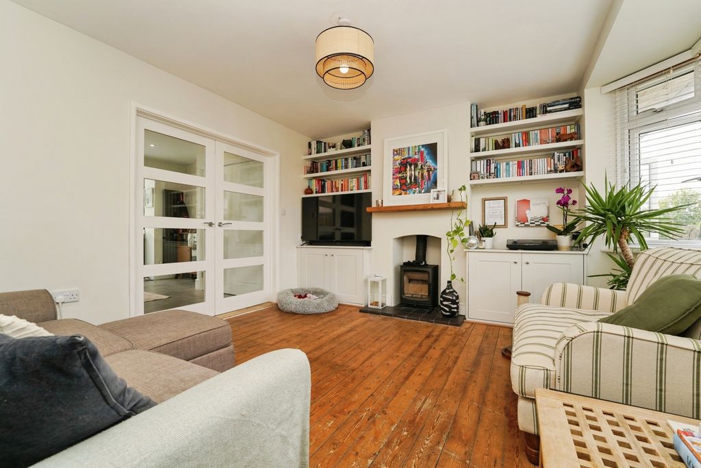 Property photo 3 of 18 Pbox-Img.Jpg