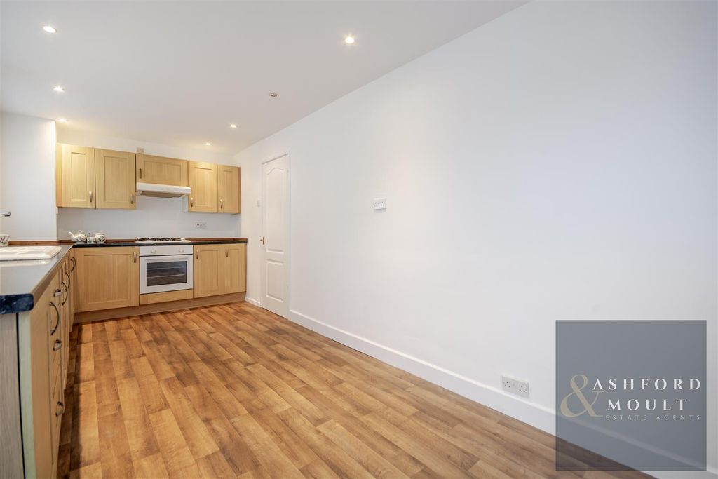 Property photo 3 of 26 Ashford-5.Jpg