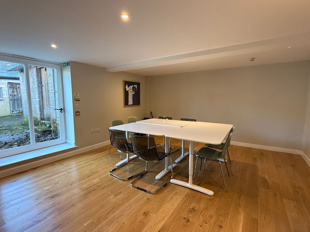 Property photo 3 of 4