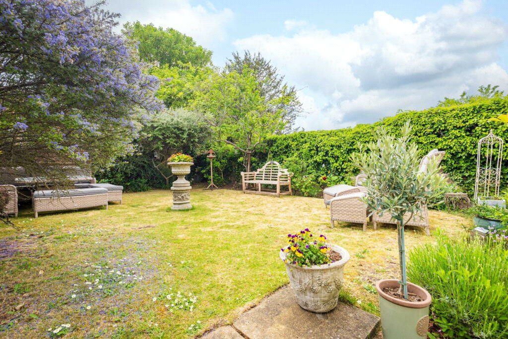 Property photo 2 of 16 Garden