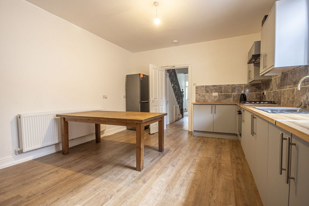 Property photo 3 of 19 3