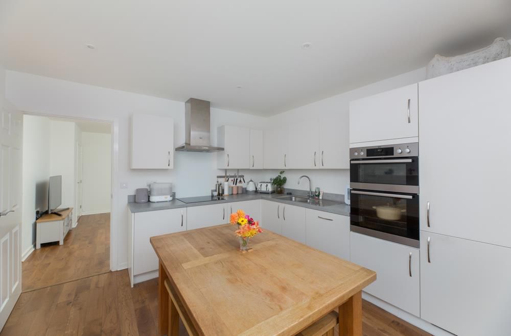 Property photo 2 of 15 3 Bay Gardens-10.Jpg