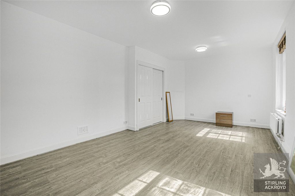 Property photo 1 of 9 Studio