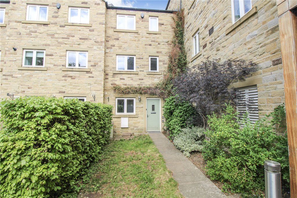 Property photo 1 of 17 External
