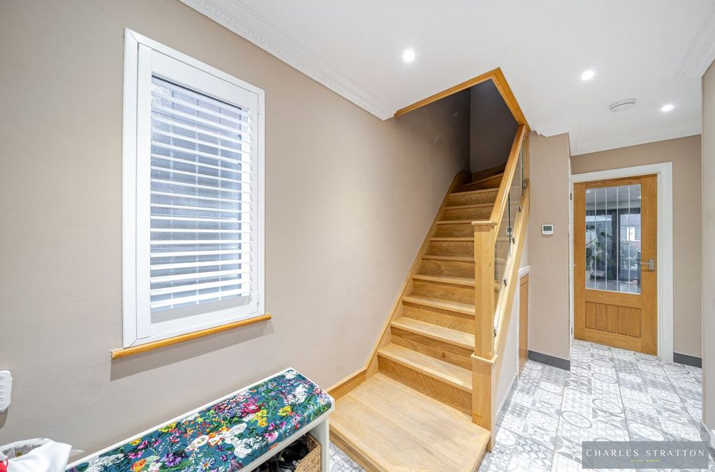 Property photo 2 of 33