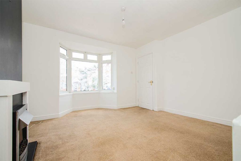 Property photo 3 of 11 Photo 9