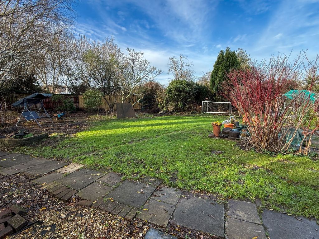 Property photo 2 of 23