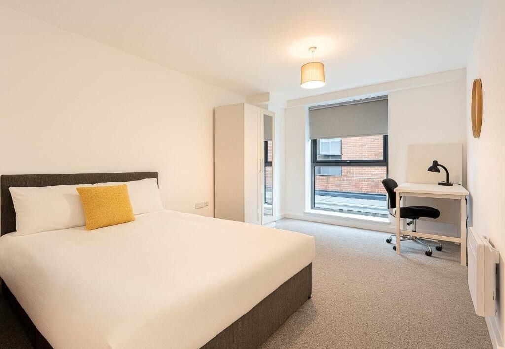 Property photo 1 of 12 Bedroom