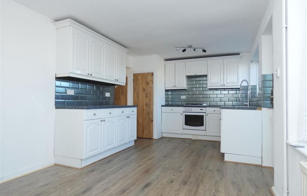 Property photo 2 of 9 Picture 2