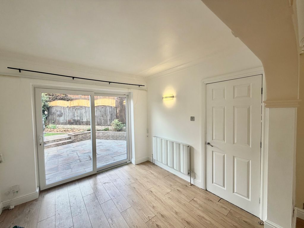 Property photo 3 of 19 Image