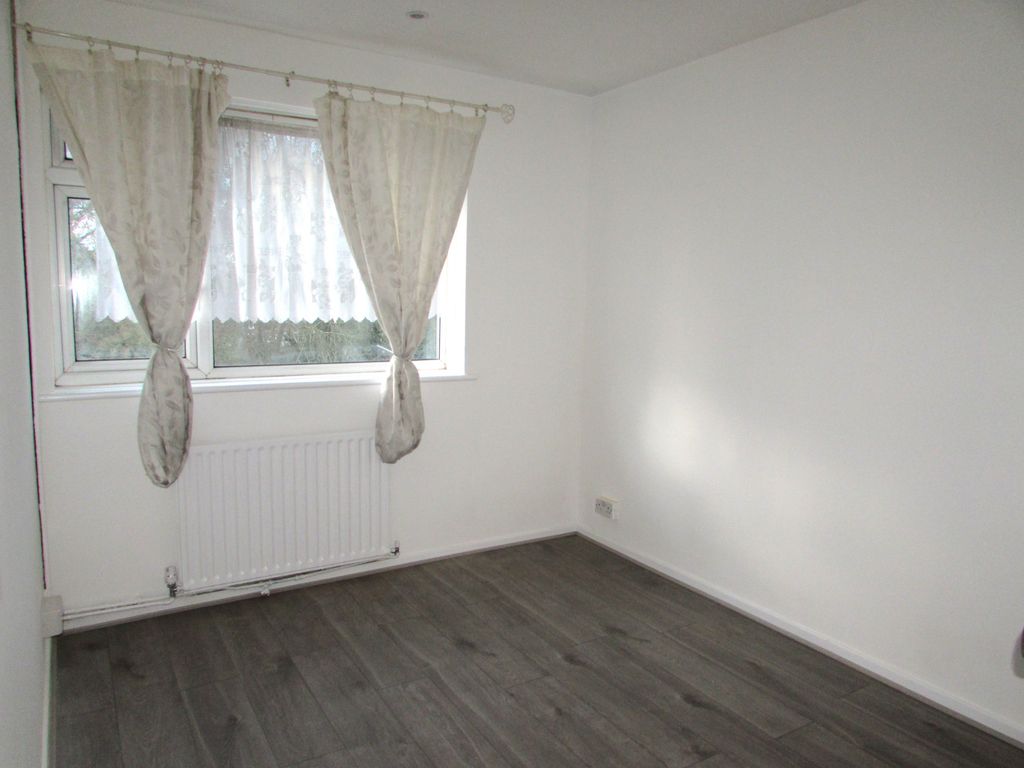 Property photo 3 of 6 Gallery