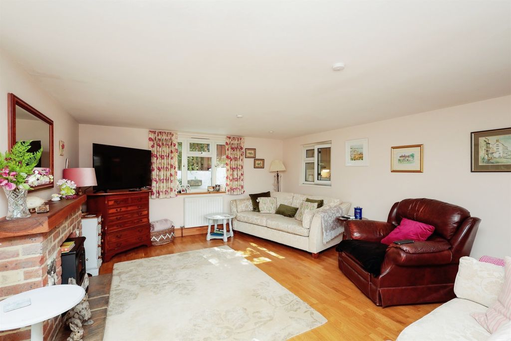 Property photo 3 of 14