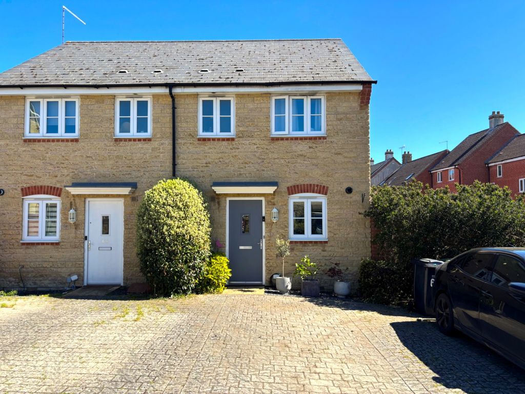 Property photo 1 of 10 Front