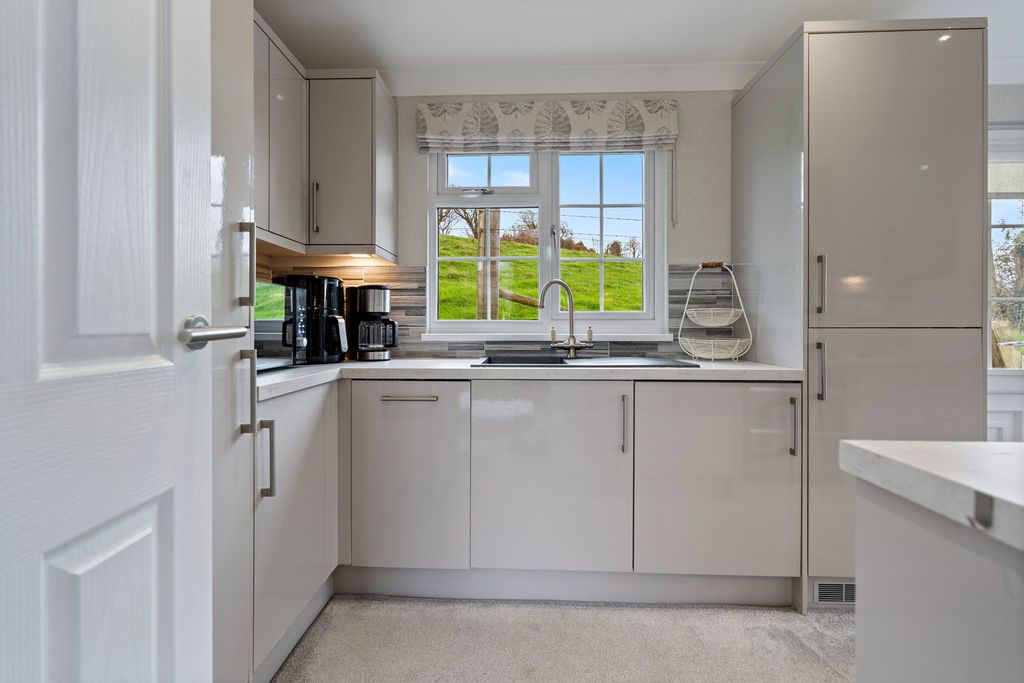 Property photo 3 of 29