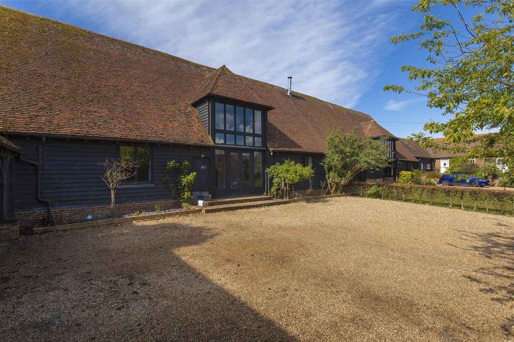 Property photo 2 of 32