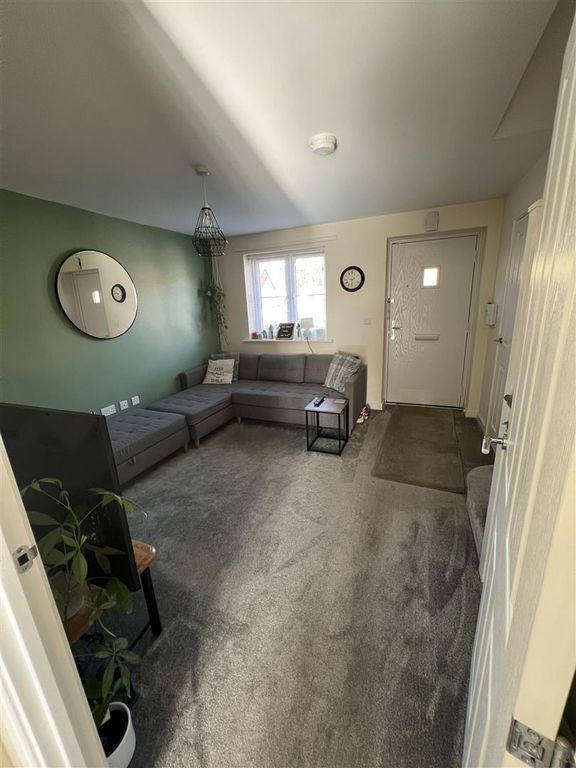 Property photo 2 of 20 Lounge 2.Jpeg