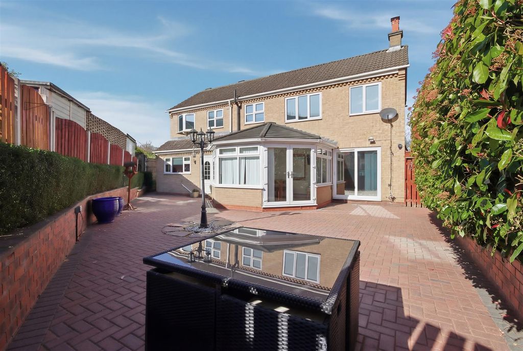 Property photo 3 of 20 Rear