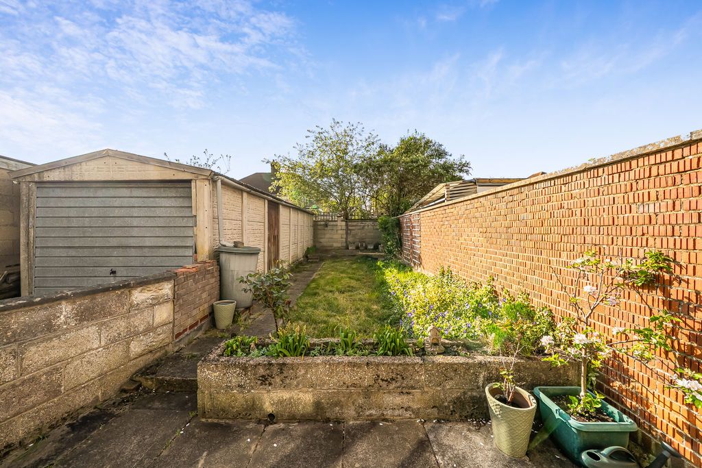 Property photo 3 of 11 Photo 4