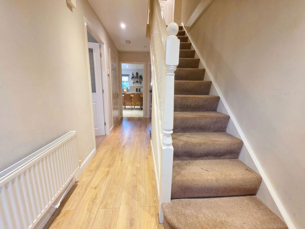 Property photo 2 of 25