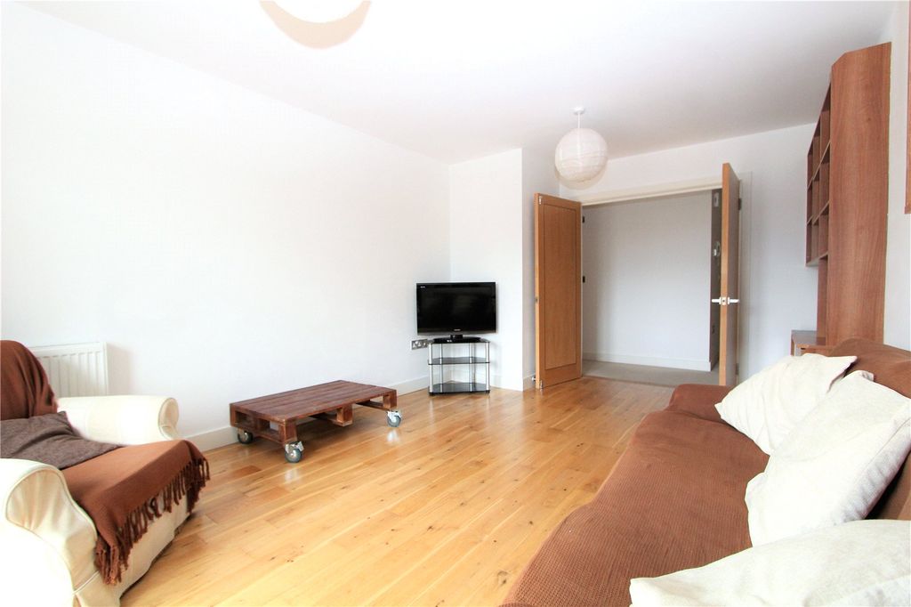 Property photo 3 of 8 Picture No. 07