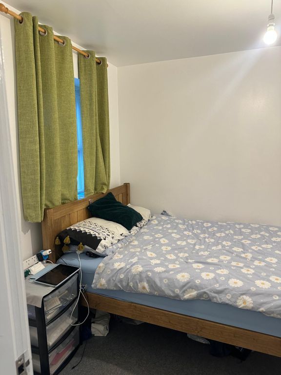 Property photo 2 of 31 Bedroom