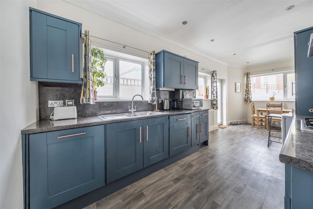 Property photo 1 of 19 1329222-8-688753E7359B5.Jpg